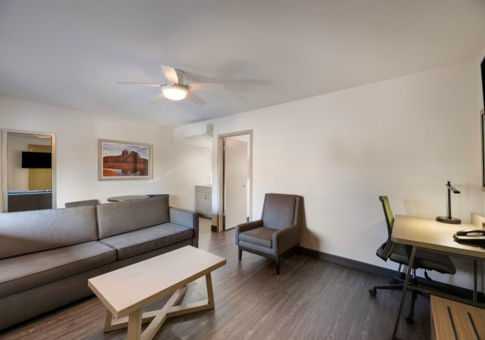 132ks_livingrm1_gallery~~68c9adb63ef06